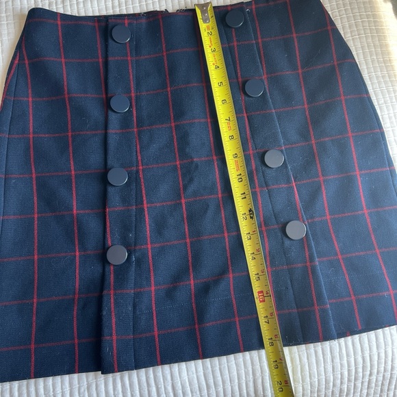 Navy and red plaid skirt - Picture 4 of 6